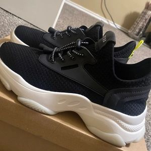 Steve Madden Sneakers